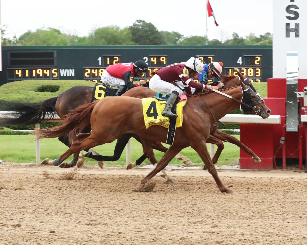 ASMUSSEN BECOMES OAKLAWN’S WINNINGEST TRAINER WITH  BATH HOUSE ROW STAKES WIN WITH RED ROUTE ONE